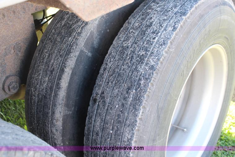 image for item I5877 1995 Timpte double hopper grain trailer