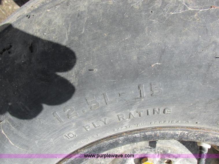 image for item I8907 Gravity flow wagon