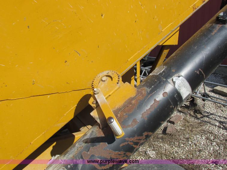 image for item I8907 Gravity flow wagon