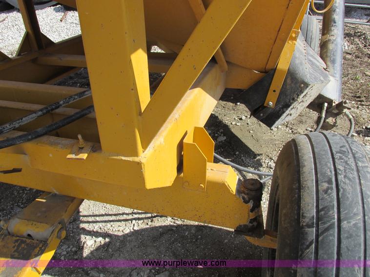 image for item I8907 Gravity flow wagon