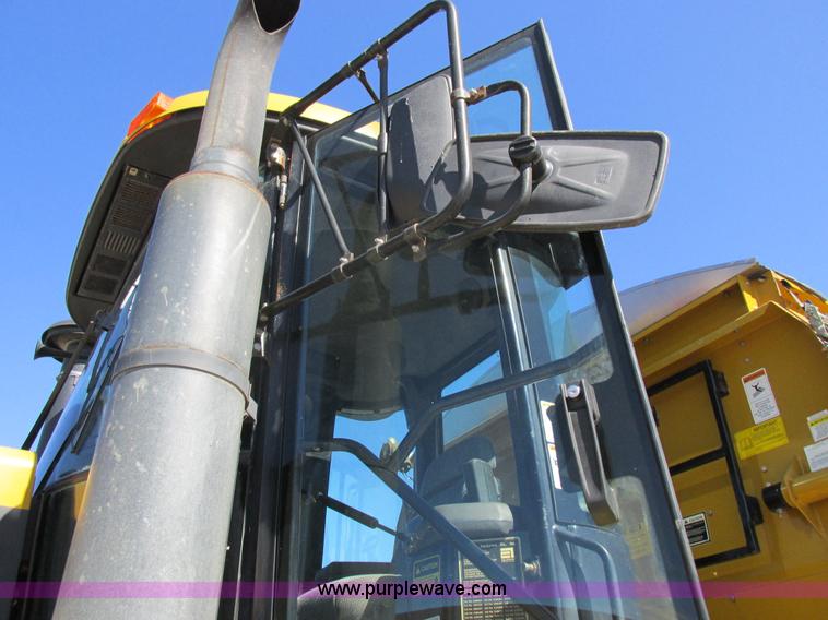 image for item I8921 2001 Ag-Chem TerraGator 8103 self-propelled applicator