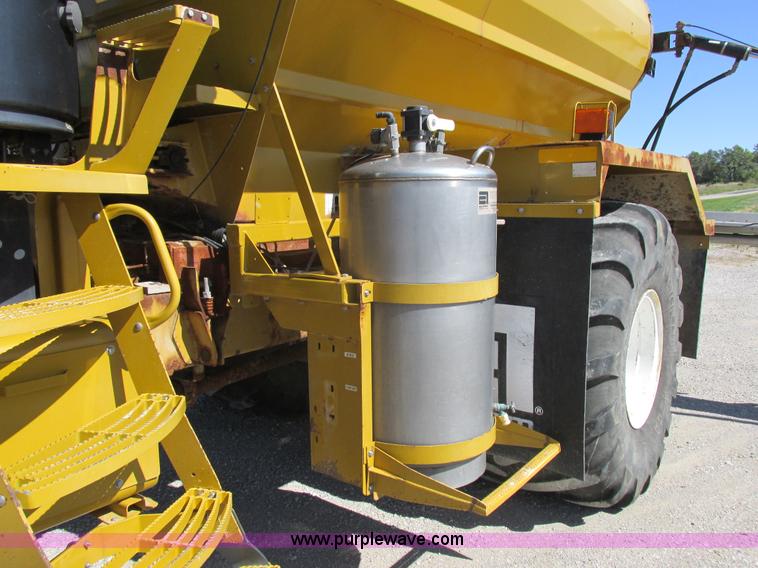 image for item I8921 2001 Ag-Chem TerraGator 8103 self-propelled applicator