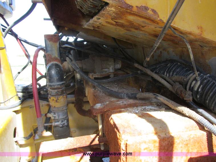 image for item I8921 2001 Ag-Chem TerraGator 8103 self-propelled applicator