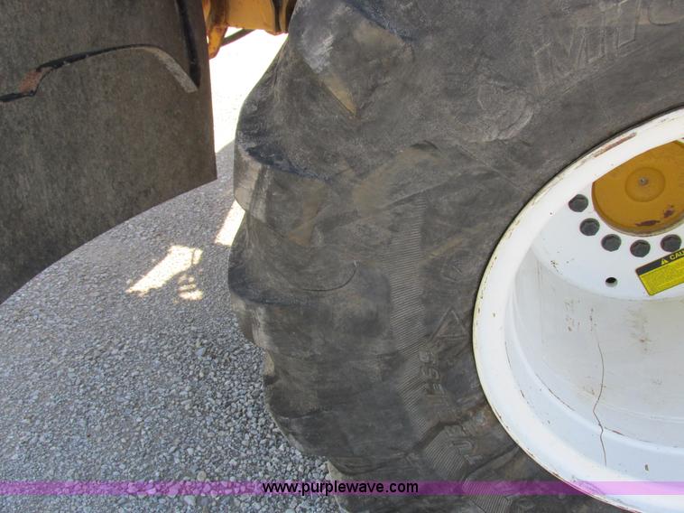 image for item I8921 2001 Ag-Chem TerraGator 8103 self-propelled applicator