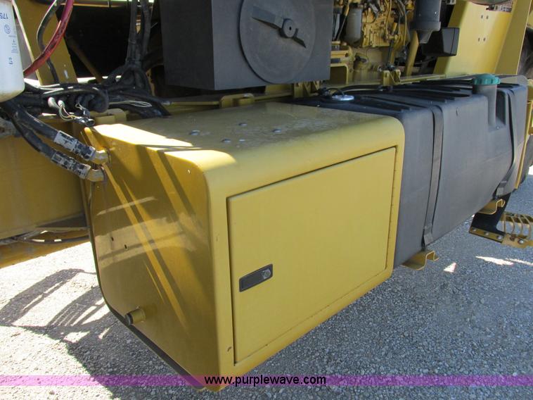 image for item I8921 2001 Ag-Chem TerraGator 8103 self-propelled applicator