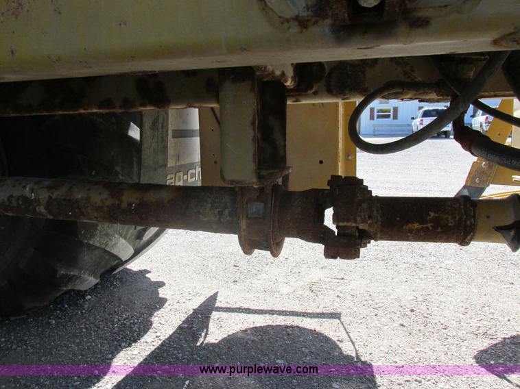 image for item I8921 2001 Ag-Chem TerraGator 8103 self-propelled applicator