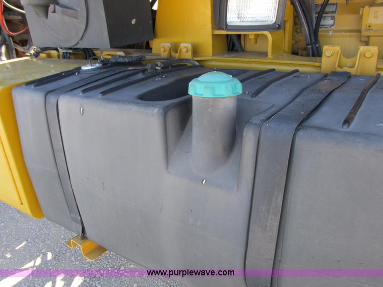 image for item I8921 2001 Ag-Chem TerraGator 8103 self-propelled applicator