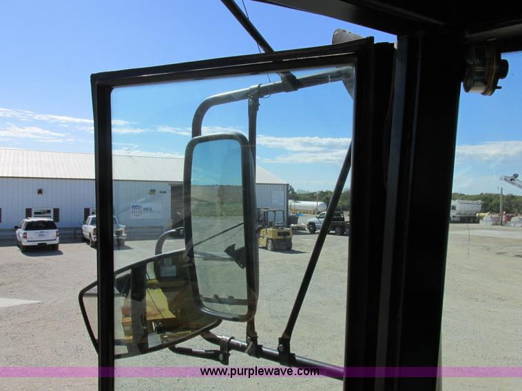 image for item I8921 2001 Ag-Chem TerraGator 8103 self-propelled applicator