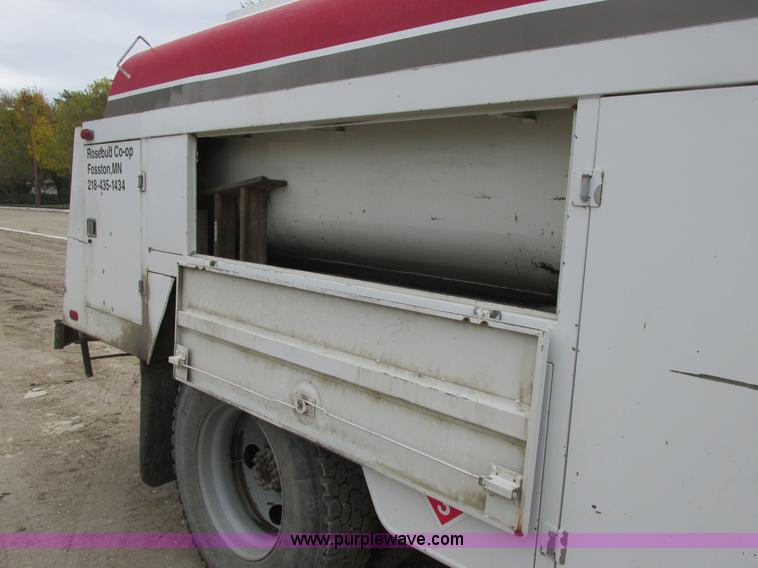 image for item A8747 1995 GMC TopKick fuel delivery truck