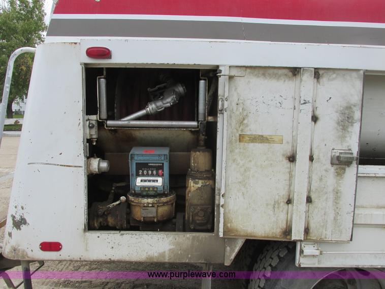 image for item A8747 1995 GMC TopKick fuel delivery truck