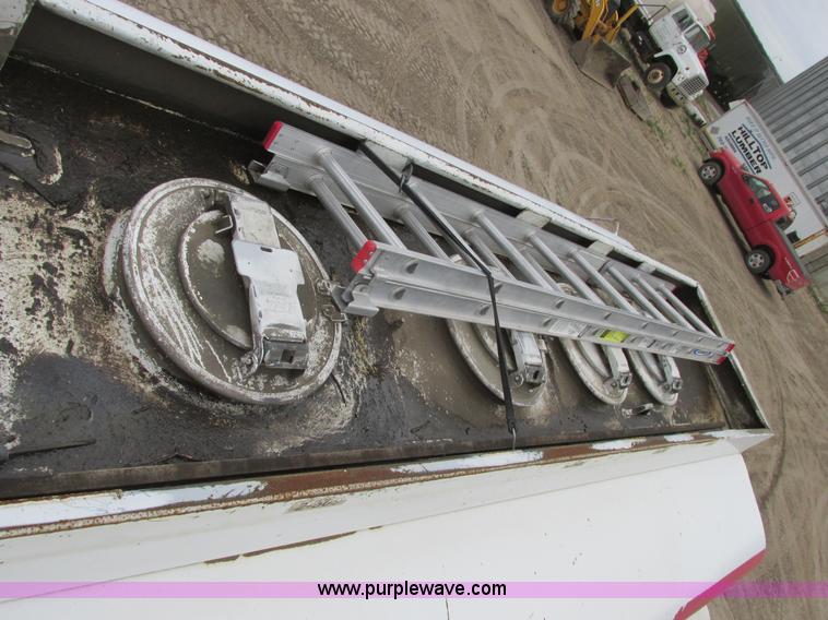 image for item A8747 1995 GMC TopKick fuel delivery truck