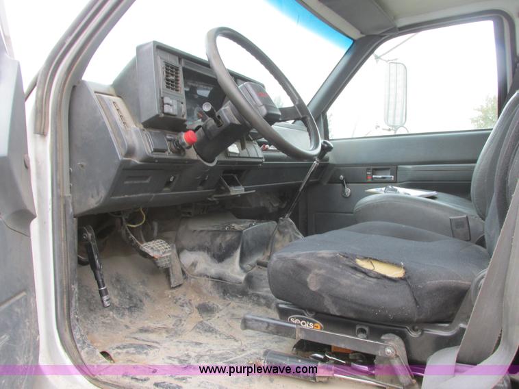 image for item A8747 1995 GMC TopKick fuel delivery truck