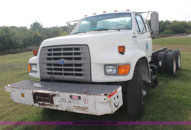 image for item AJ9298 1995 Ford FT900 cab and chassis