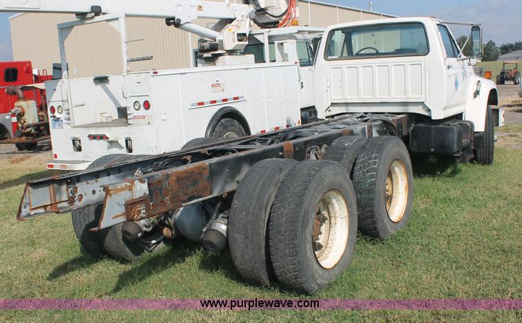 image for item AJ9298 1995 Ford FT900 cab and chassis