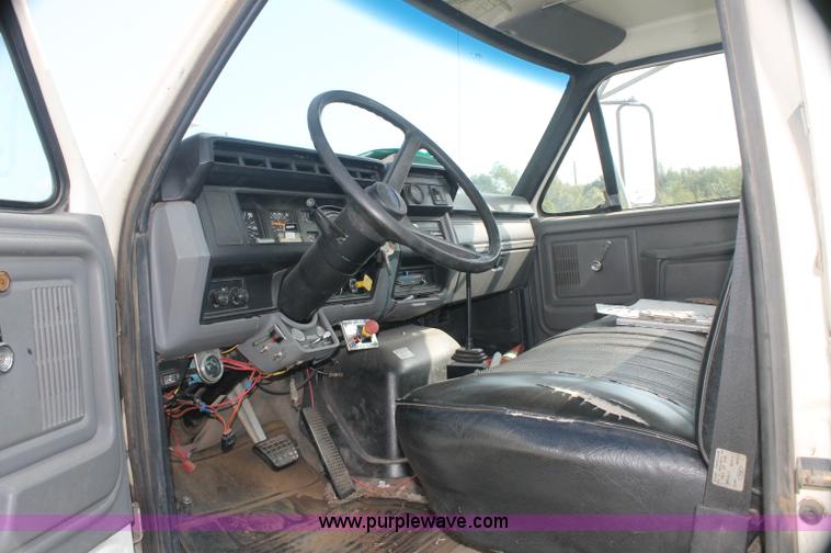 image for item AJ9298 1995 Ford FT900 cab and chassis