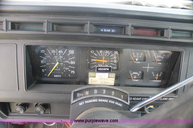 image for item AJ9298 1995 Ford FT900 cab and chassis