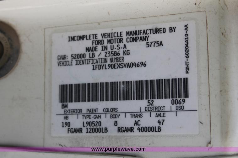 image for item AJ9298 1995 Ford FT900 cab and chassis