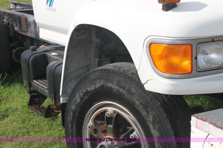 image for item AJ9298 1995 Ford FT900 cab and chassis