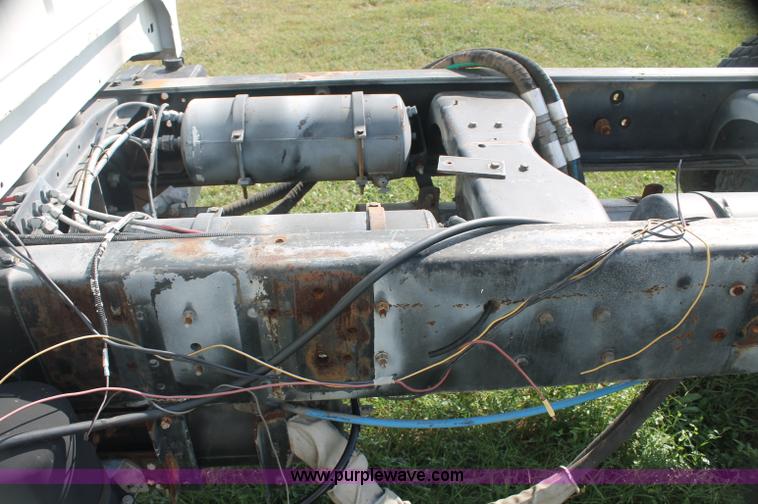 image for item AJ9298 1995 Ford FT900 cab and chassis