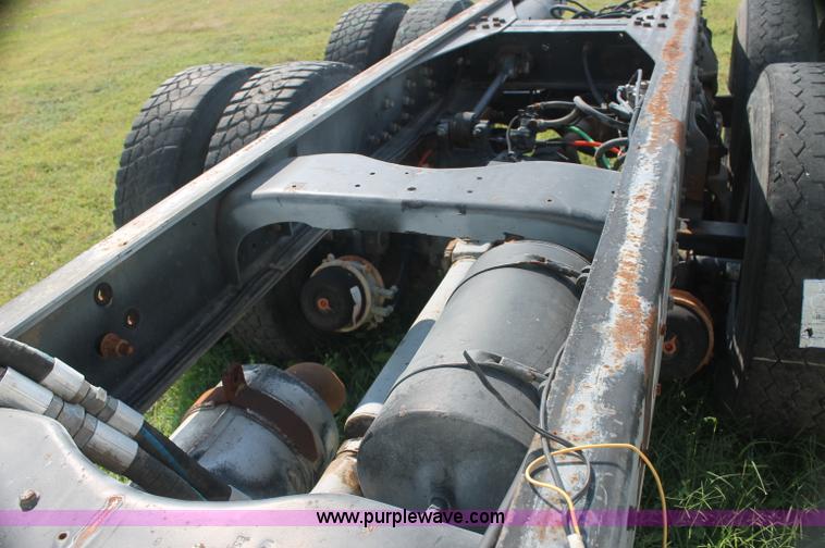 image for item AJ9298 1995 Ford FT900 cab and chassis