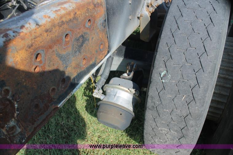 image for item AJ9298 1995 Ford FT900 cab and chassis