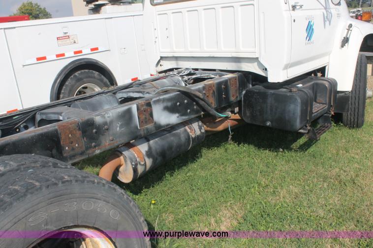 image for item AJ9298 1995 Ford FT900 cab and chassis