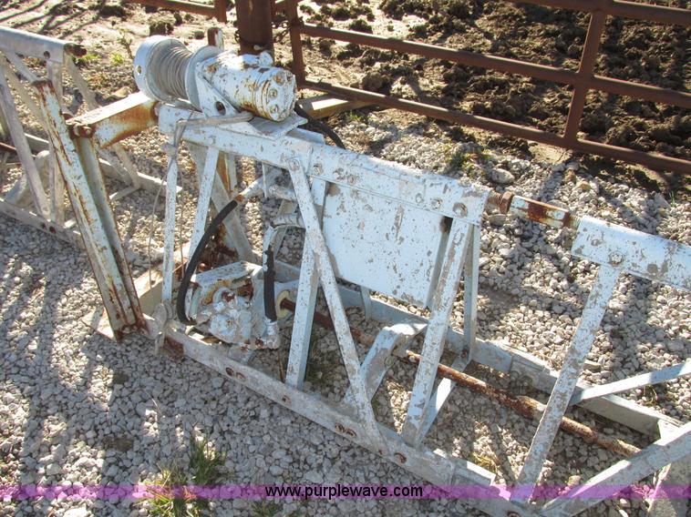 image for item AV9248 Morrison Super screed