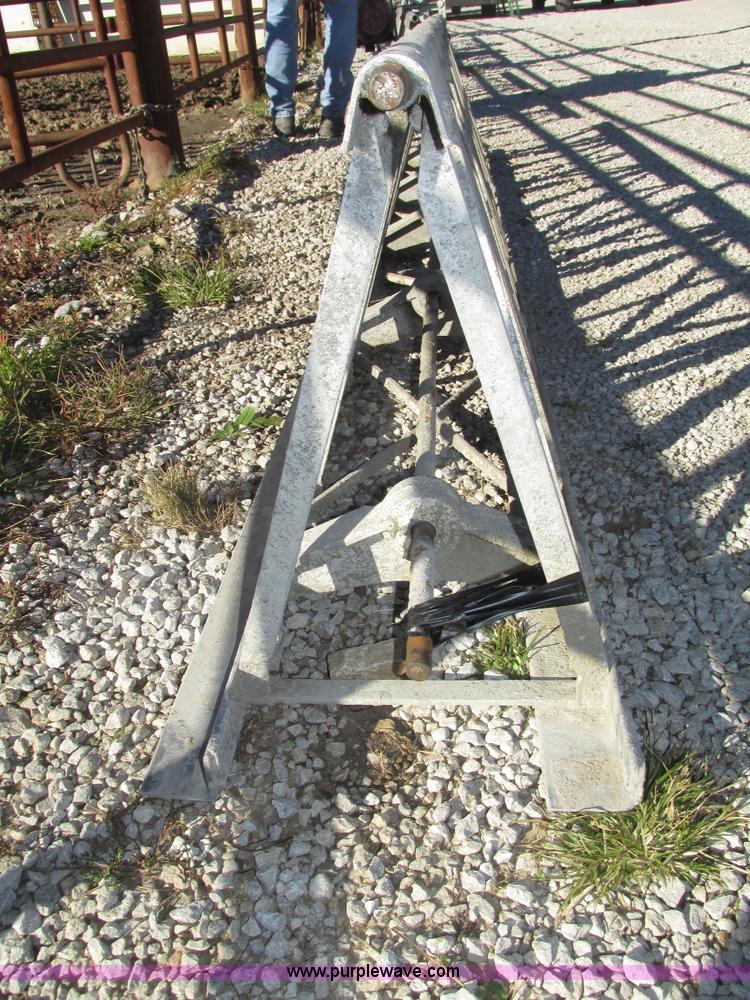 image for item AV9248 Morrison Super screed