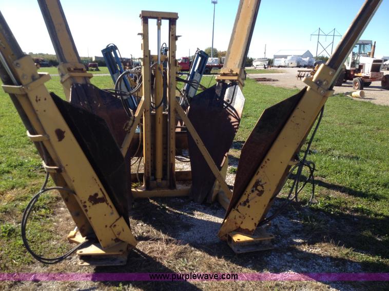 image for item D1251 Vermeer TS44A skid steer tree spade