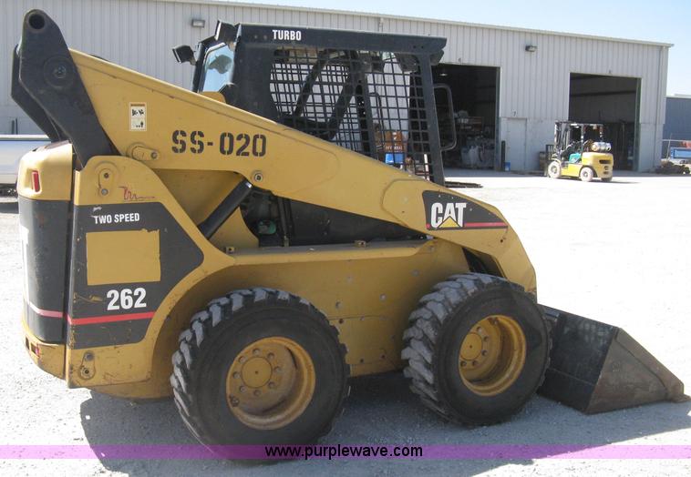image for item E7871 2003 Caterpillar 262 skid steer