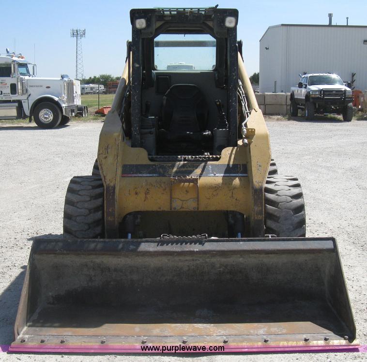 image for item E7871 2003 Caterpillar 262 skid steer