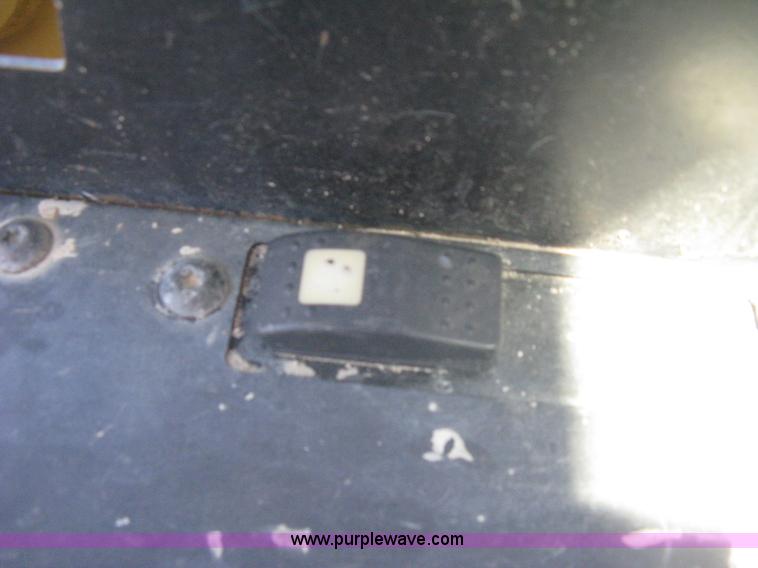 image for item E7871 2003 Caterpillar 262 skid steer