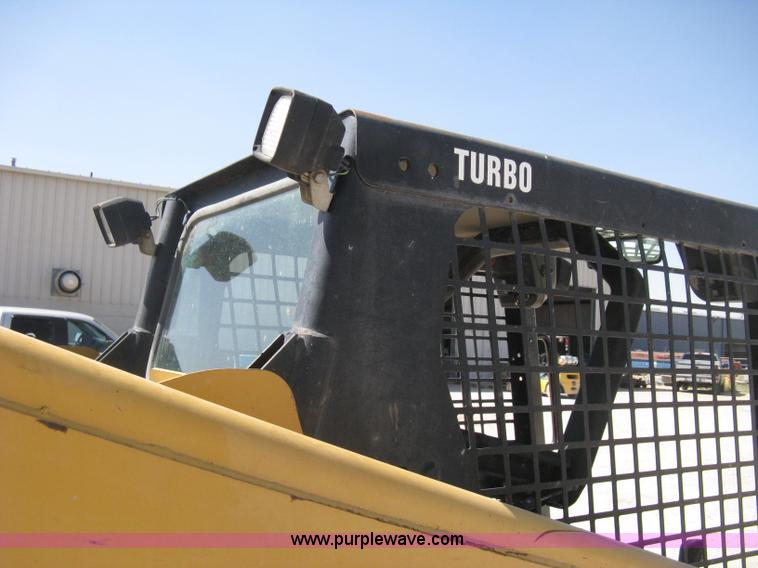 image for item E7871 2003 Caterpillar 262 skid steer