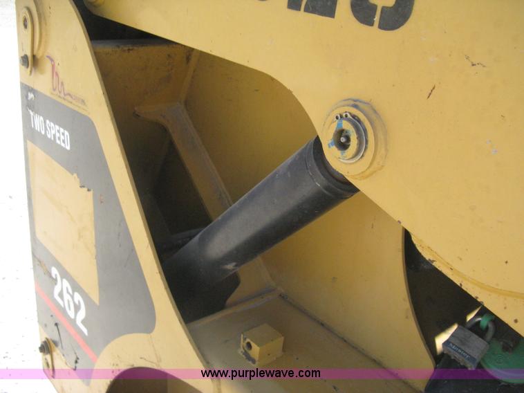 image for item E7871 2003 Caterpillar 262 skid steer