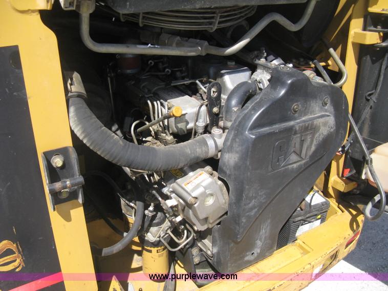 image for item E7871 2003 Caterpillar 262 skid steer