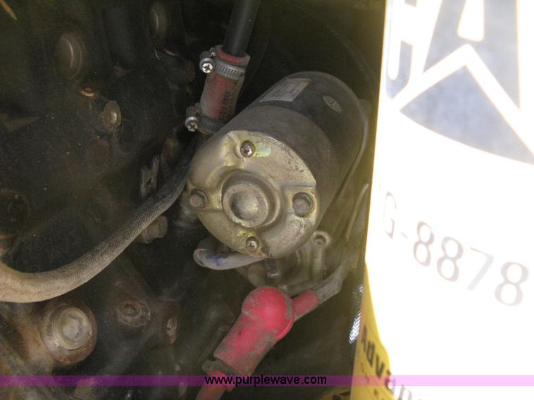 image for item E7871 2003 Caterpillar 262 skid steer