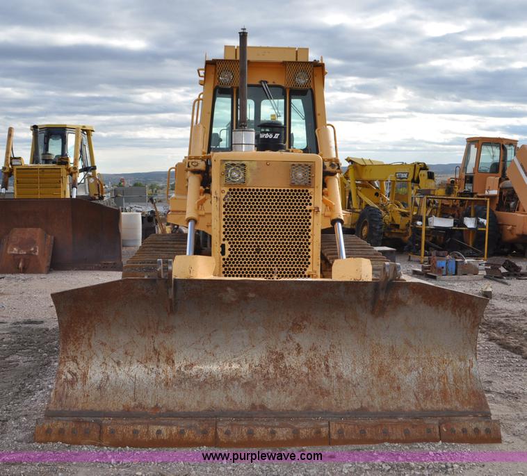 image for item F2068 2002 Dressta TD12C dozer