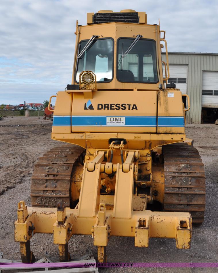 image for item F2068 2002 Dressta TD12C dozer