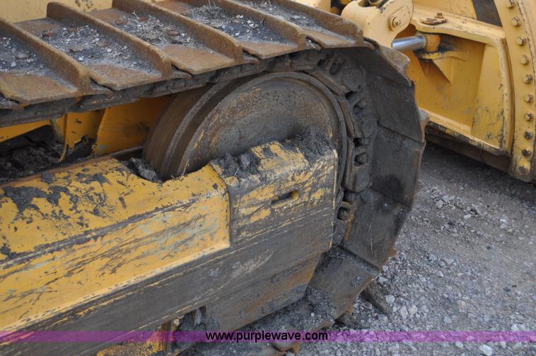 image for item F2068 2002 Dressta TD12C dozer