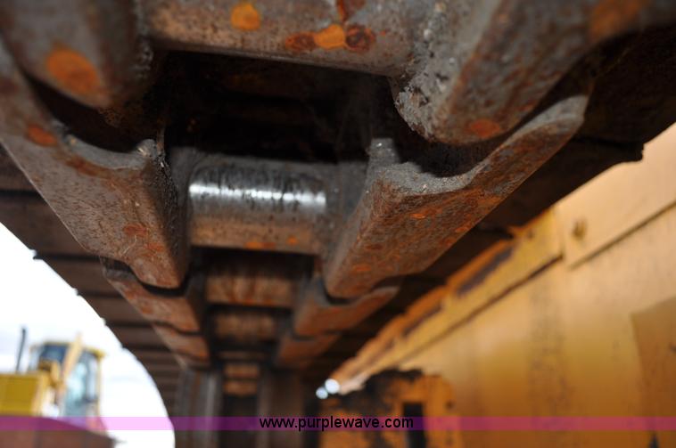 image for item F2068 2002 Dressta TD12C dozer