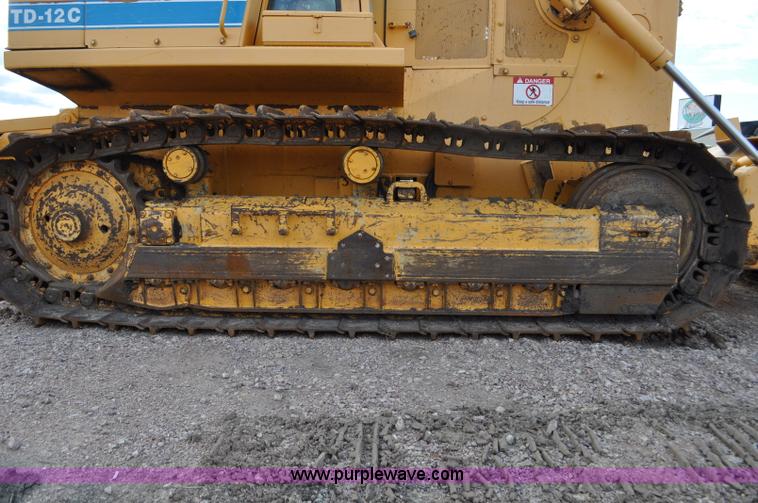 image for item F2068 2002 Dressta TD12C dozer