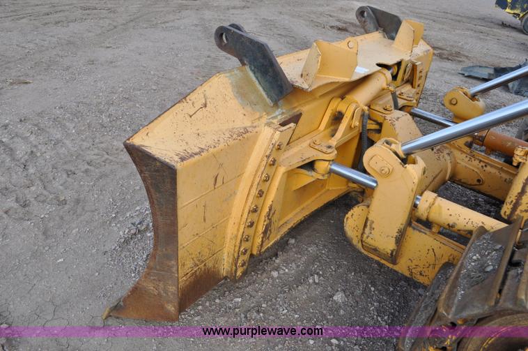 image for item F2068 2002 Dressta TD12C dozer