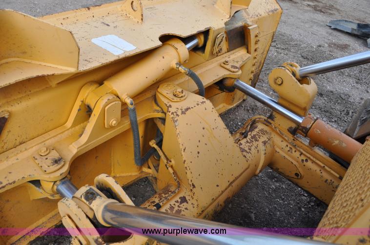 image for item F2068 2002 Dressta TD12C dozer