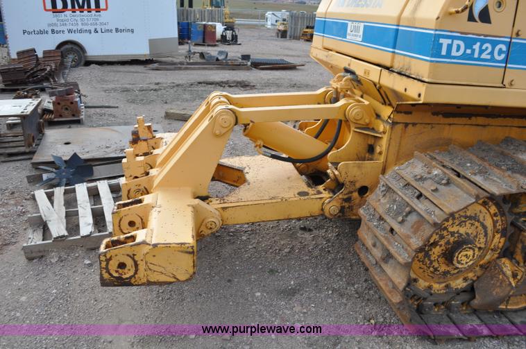 image for item F2068 2002 Dressta TD12C dozer