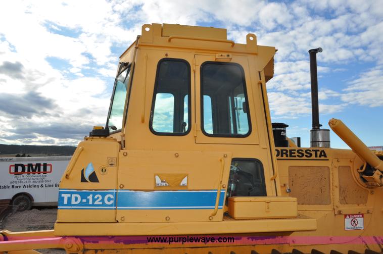 image for item F2068 2002 Dressta TD12C dozer