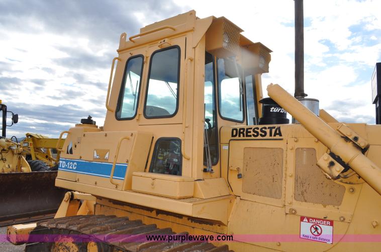 image for item F2068 2002 Dressta TD12C dozer