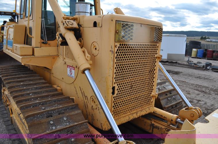 image for item F2068 2002 Dressta TD12C dozer