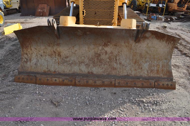image for item F2068 2002 Dressta TD12C dozer