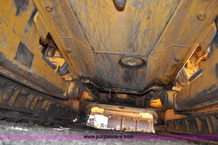 image for item F2068 2002 Dressta TD12C dozer