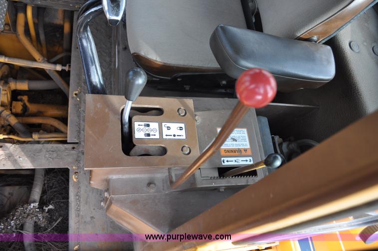 image for item F2068 2002 Dressta TD12C dozer